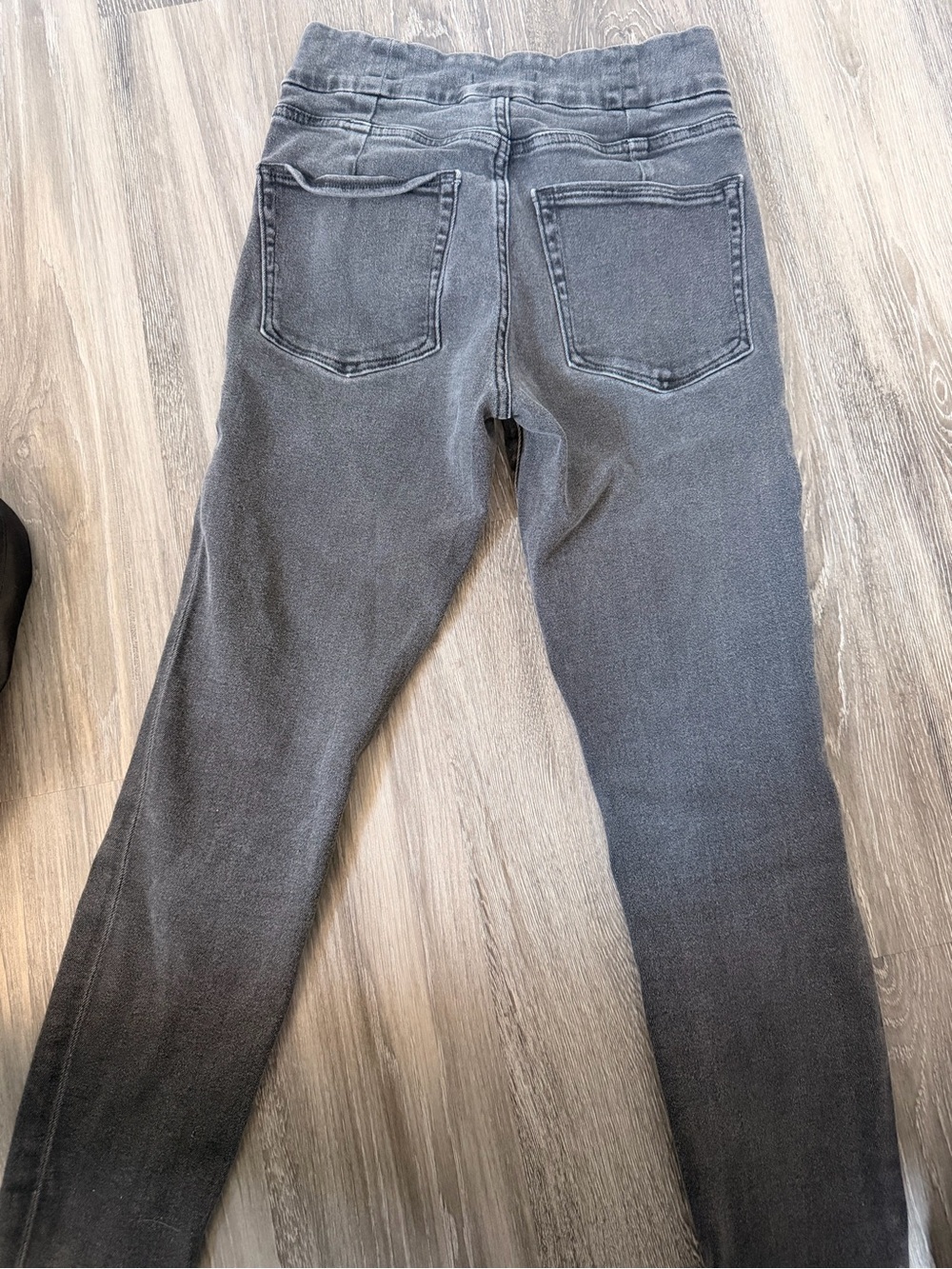Women’s GOOD AMERICAN jeans Slim Stretch Jeans in Charcoal grey - size 4